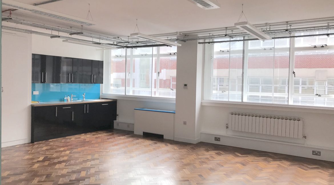 Private-Office-Space-for-Rent-22-25-Eastcastle-Streeet 2