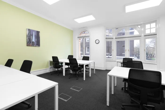 Bloomsbury Square private office